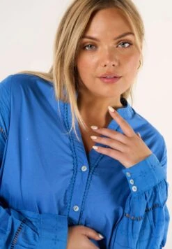 Met Borduursel - Chemisier - Blue -Ms Mode 2930b0adab5447dda14fdc568a295aab scaled