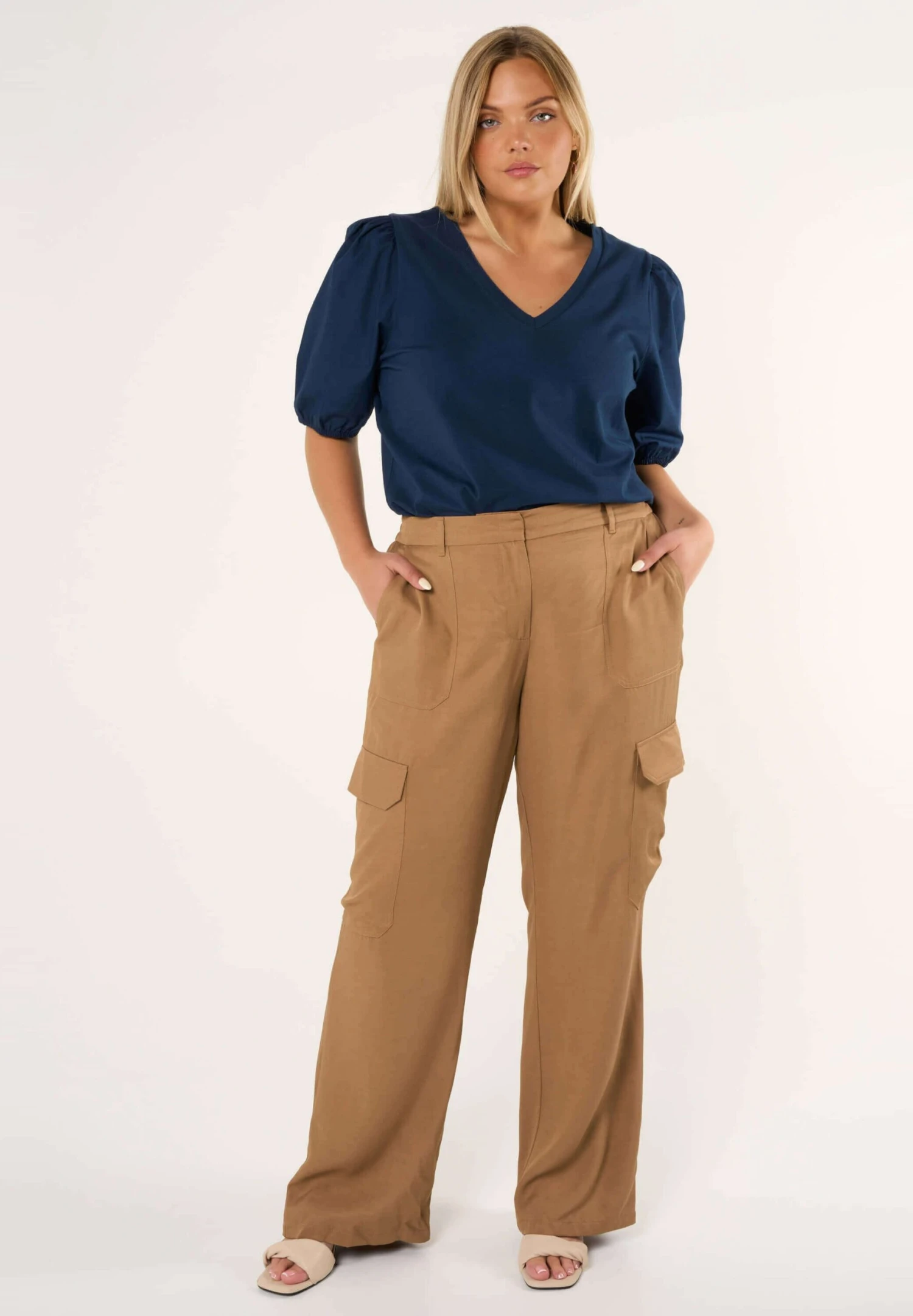 Met Pofmouwen - Blouse - Navy Blue 2 Met Pofmouwen - Blouse - Navy Blue – Image 2