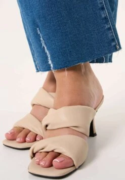 Met Destroyed Details - Jean Bootcut - Blue -Ms Mode 5e1e5ad4155d4f609622b8d6b3e7e88d scaled