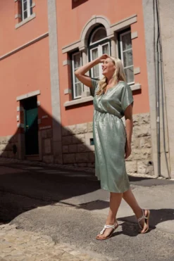 Robe Avec Détails Métalliques