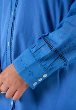 Met Borduursel - Chemisier - Blue -Ms Mode af8d49054e5a4b02ba26f61b7e7722b1 scaled