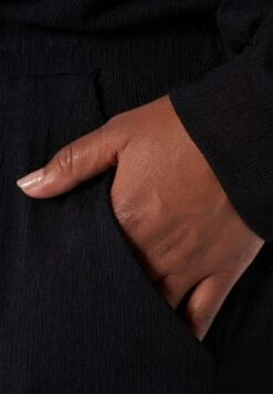 Not Translated - Pantalon Classique - Black -Ms Mode dbecd9e47edc4579bdc693f0ef522fc8 scaled